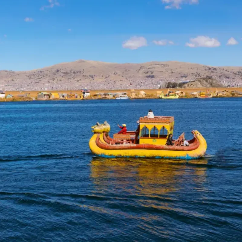 lago-titicaca-isla-de-los-uros-waman-adventures