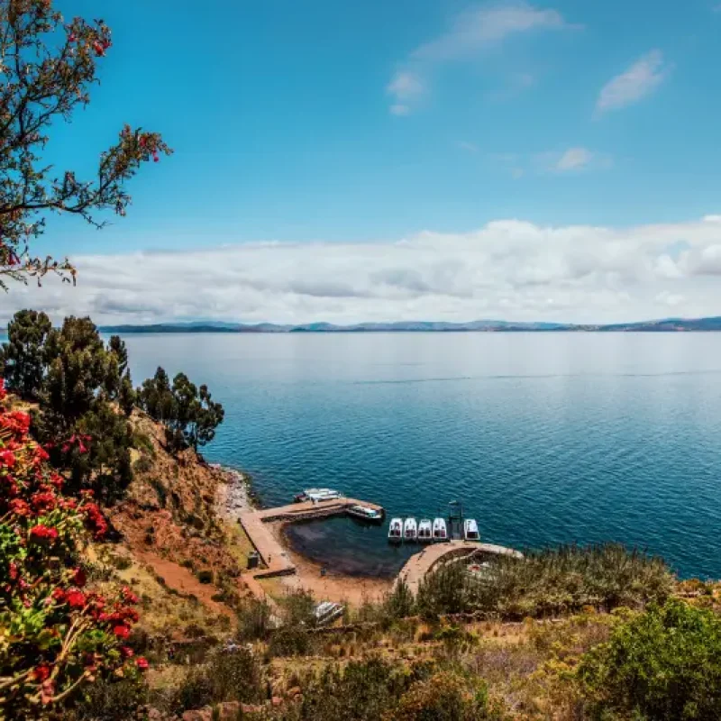 puno-isla-taquile-lago-titicaca-waman-adventures